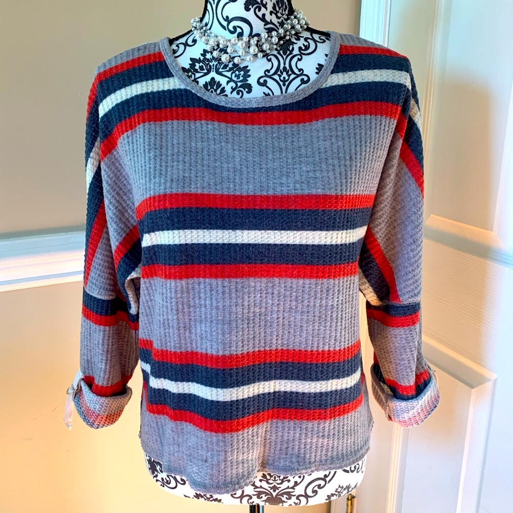 Self esteem vintage style, top with rolled 3/4 length sleeves, size Lg.